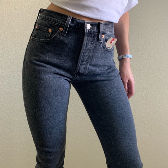 Leviโs 501 high rise skinny jean in faded black - Picture 14 of 16